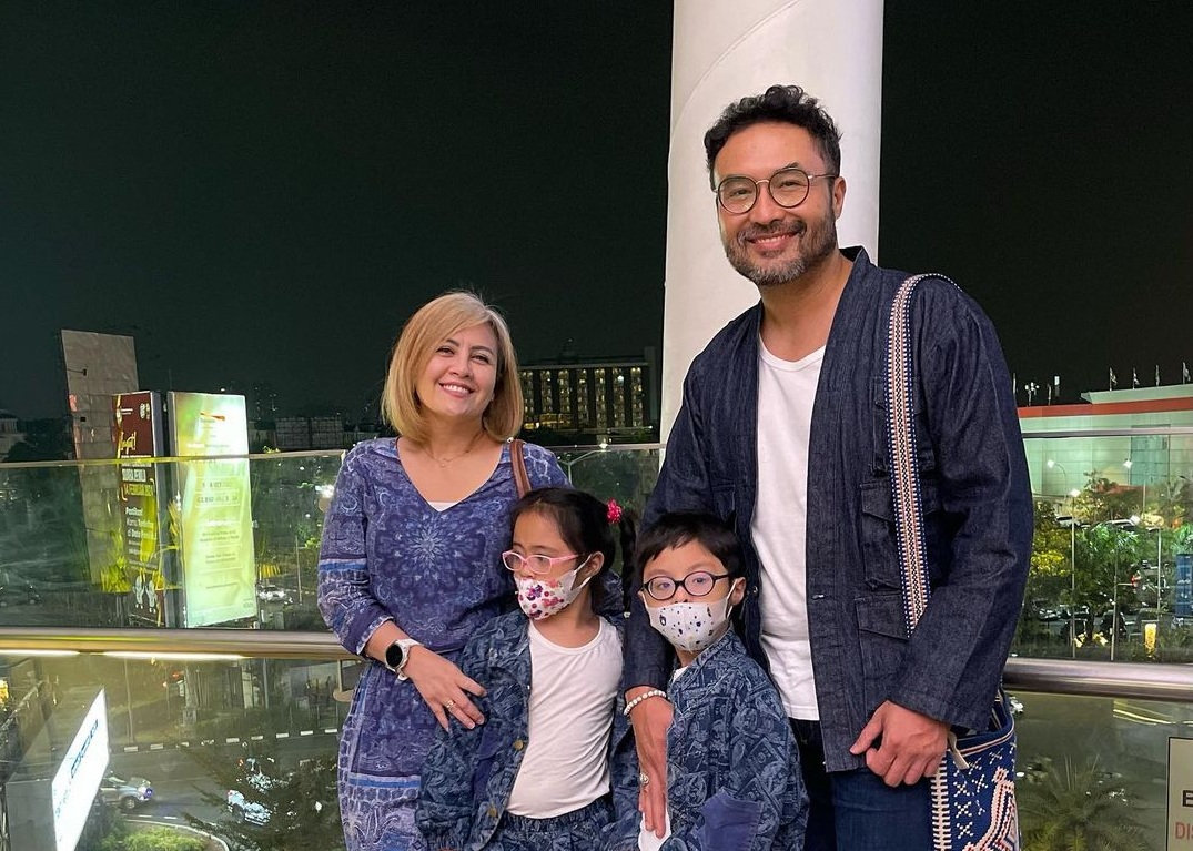 Cynthia Lamusu bersama suami dan anak-anak [Instagram]