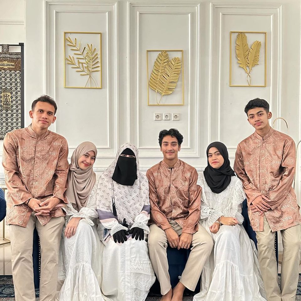 Egy Maulana Fikri, Adiba Khanza, Umi Pipik, Abidzar Al-Ghifari sekeluarga