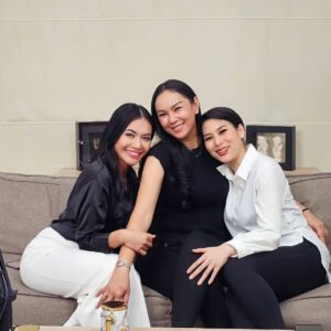 Kalina Oktarani (Tengah). [Instagram]