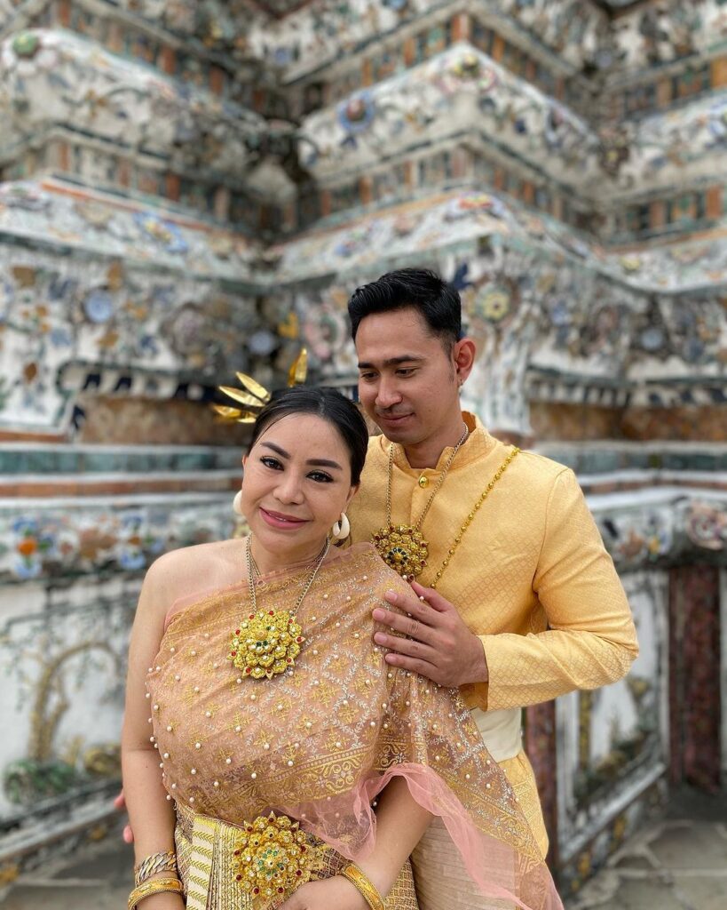 Anisa Bahar dan Edwin Bahari. [Instagram]