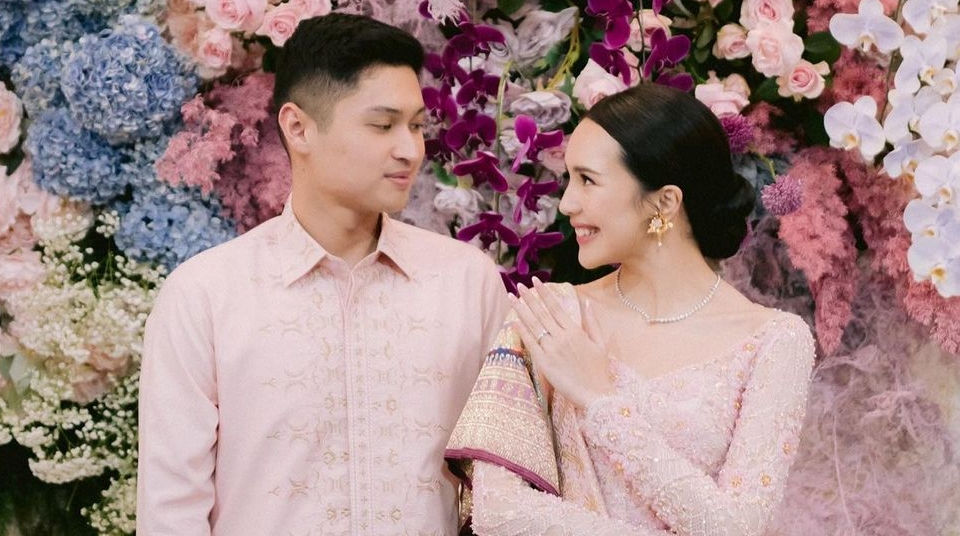 Pertunangan Beby Tsabina dan Rizki Natakusumah