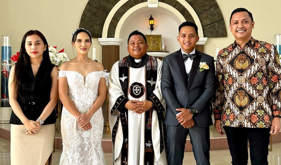 Pakai Sepatu Ini Saat Nikahi Ling Ling di Gereja, Bharada E Diprotes