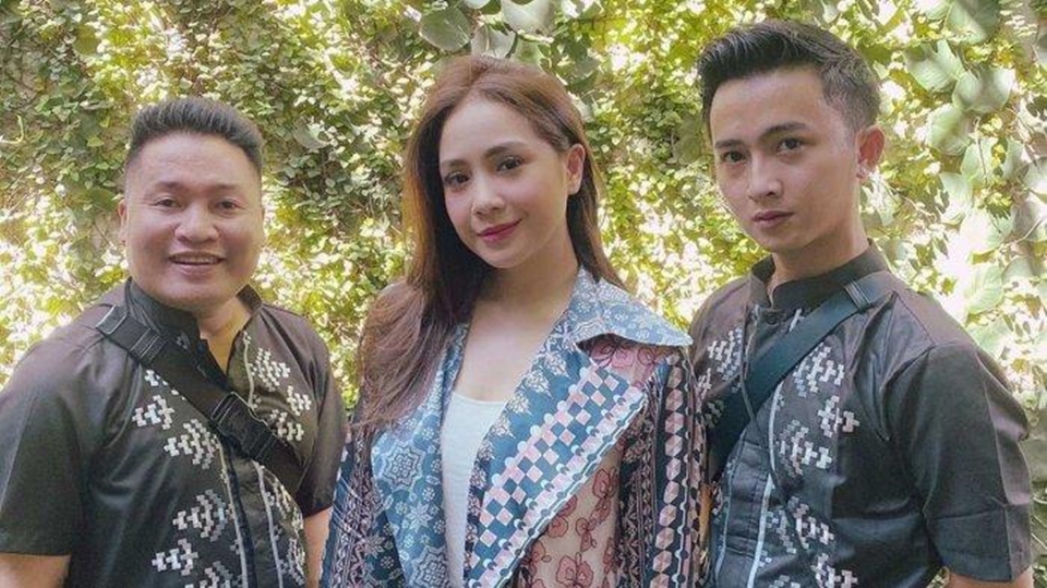 Merry Ahmad, Nagita Slavina, dan Sensen Ahmad