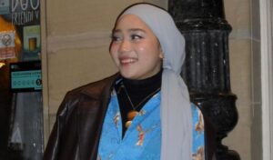 Zara Anak Ridwan Kamil Lepas Hijab