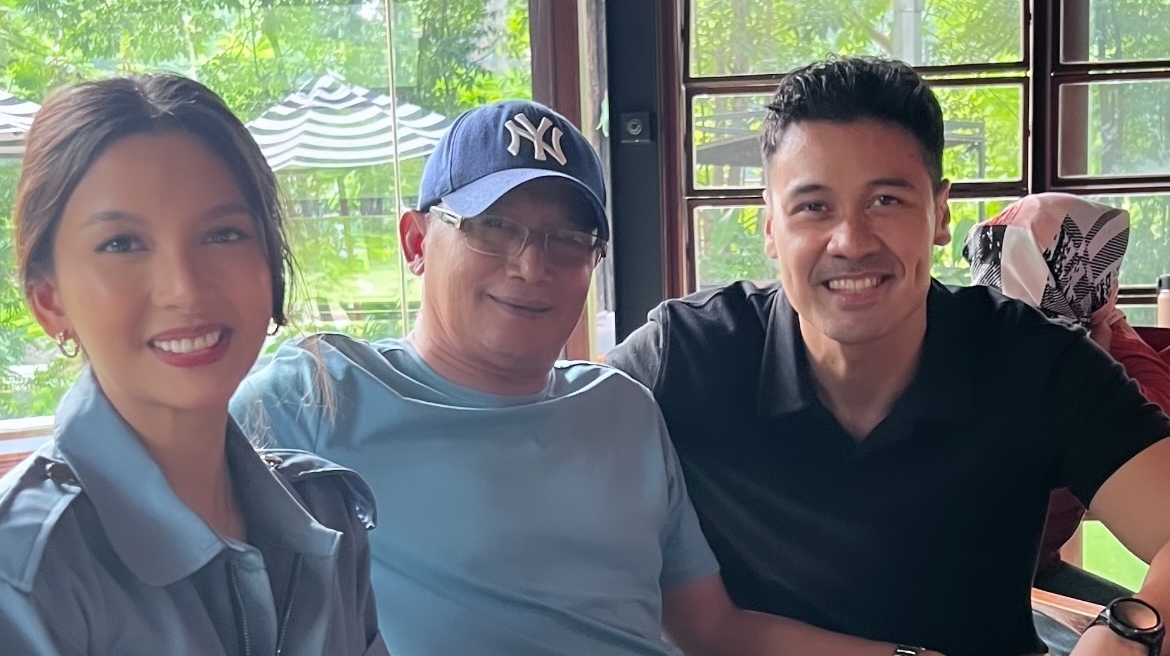 Chicco Jerikho dan Alisia Rininta bareng Sutradara Encep Masduki