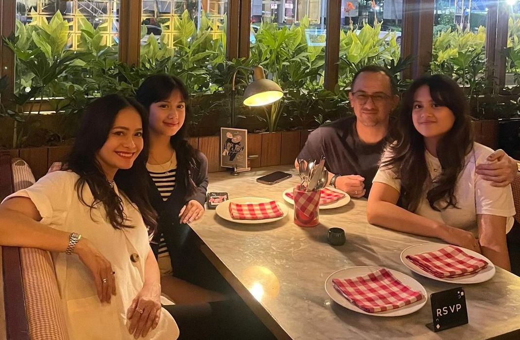 Ersa Mayori bersama suami dan anak-anaknya [Instagram]