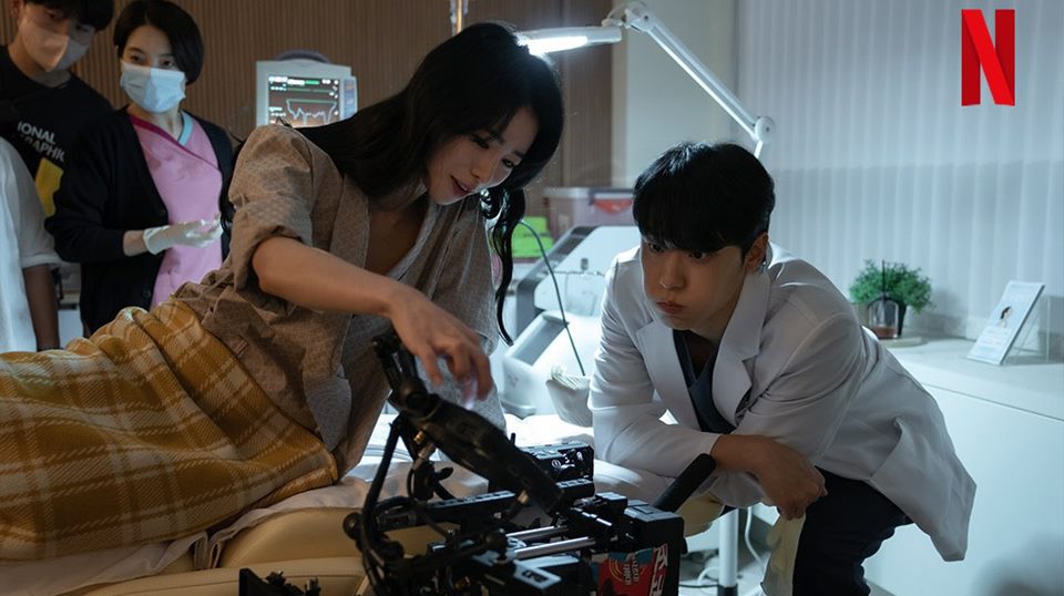 Lim Ji Yeon dan Lee Do Hyun di The Glory