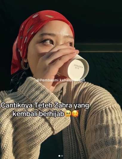 Zara anak Ridwan Kamil diduga pakai hijab lagi. 