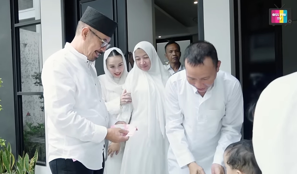 Ortu Ayu Ting Ting Bakal Tunaikan Ibadah Haji