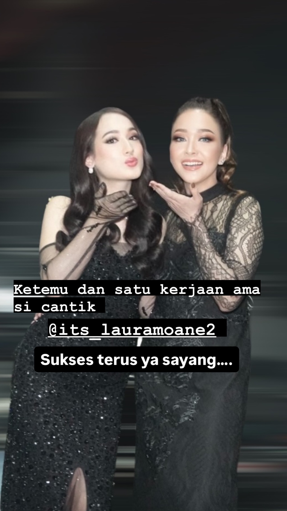 Laura Moane Bacakan Pemenang Silet Awards 2024 bareng Maia Estianty