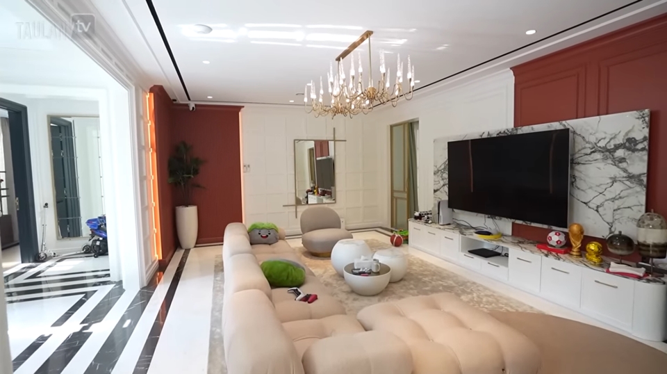 Potret Rumah Raffi Ahmad dan Nagita Slavina (YouTube/TAULANY TV)
