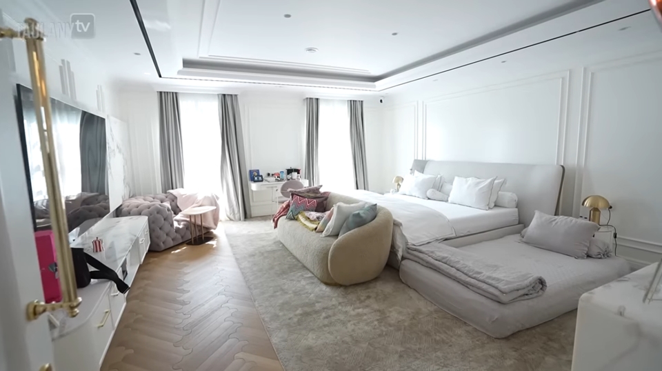 Potret Rumah Raffi Ahmad dan Nagita Slavina (YouTube/TAULANY TV)