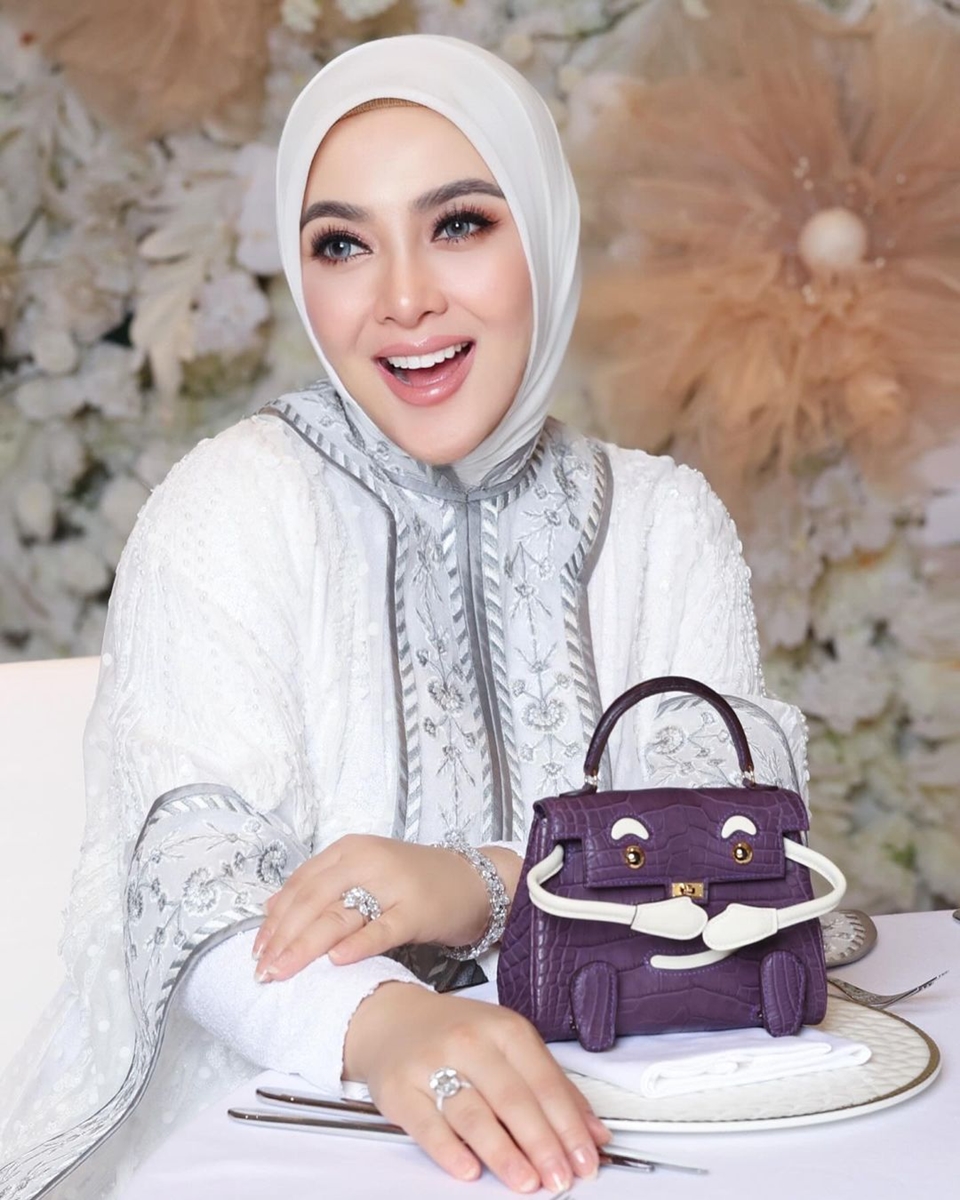 Tas Syahrini