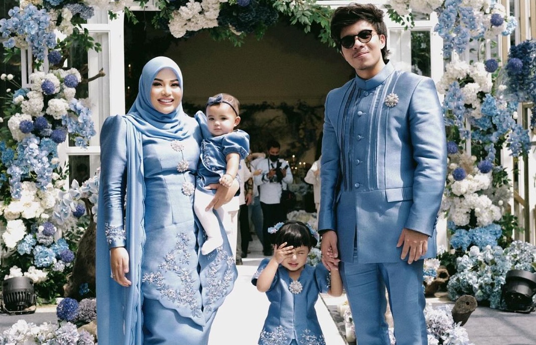 Atta Halilintar bersama istri dan anak-anak di Pertunangan Thariq Halilintar [Instagram]