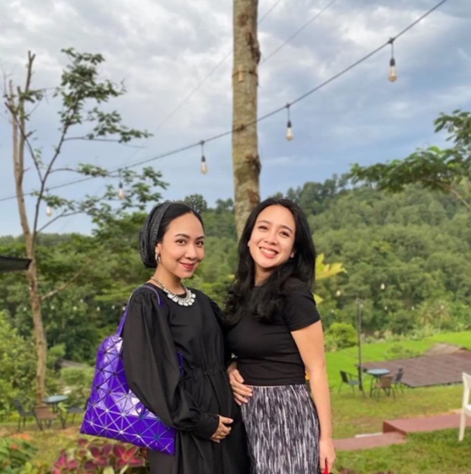 Dea Ananda dan Adik [Instagram]