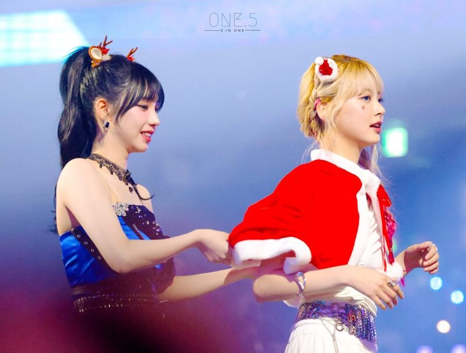 Karina aespa dan Hong Eunchae LE SSERAFIM