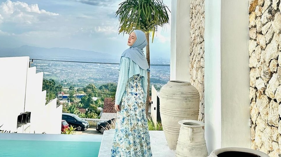 Inara Rusli Liburan di Bandung