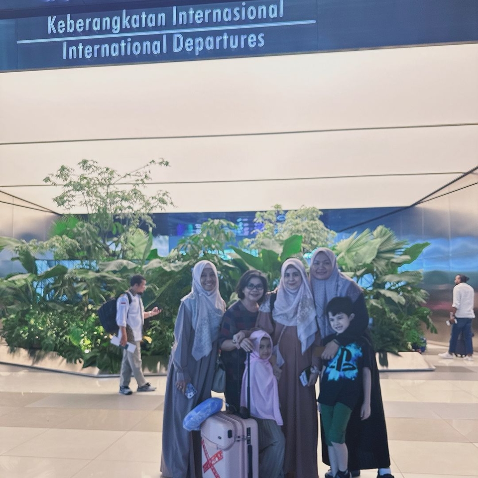 Risty Tagor Berangkat Haji [Instagram]