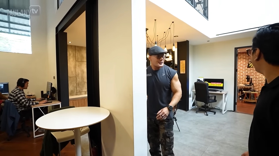 Sudut Kantor Baru Deddy Corbuzier
