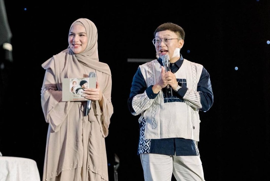 Davin Karamoy saat jadi MC di acara kajian [Instagram]