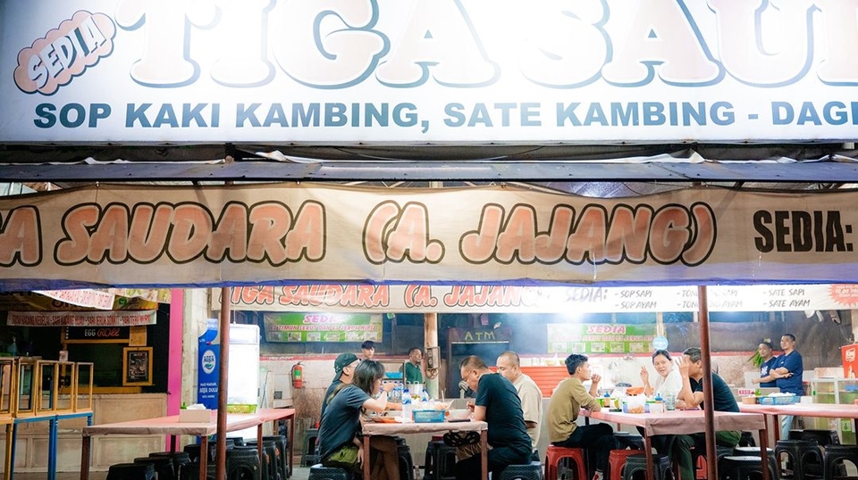 Sop Kaki Kambing Tiga Saudara A Jajang, Raffi Ahmad Pernah Makan Di Sini