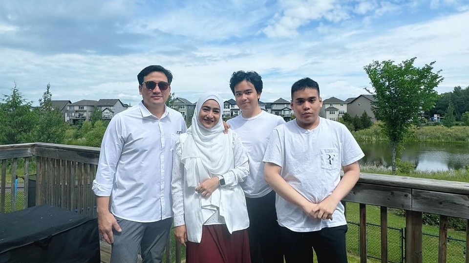 Keluarga Tengku Firmansyah dan Cindy Fatikasari di Kanada [Instagram]
