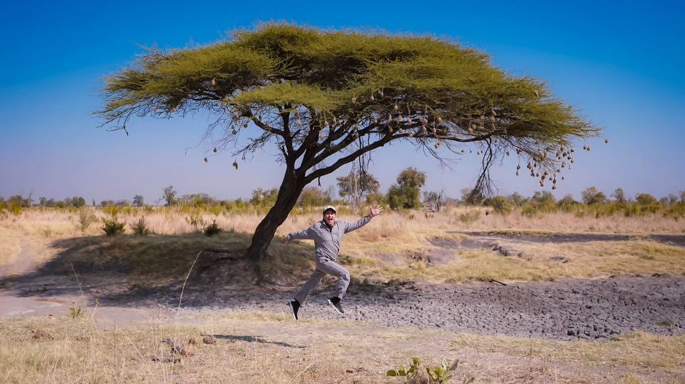 Potret Perjalanan Bulan Madu Irfan Hakim dan Istri di Afrika [Instagram]