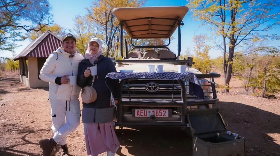 Potret Perjalanan Bulan Madu Irfan Hakim dan Istri di Afrika [Instagram]