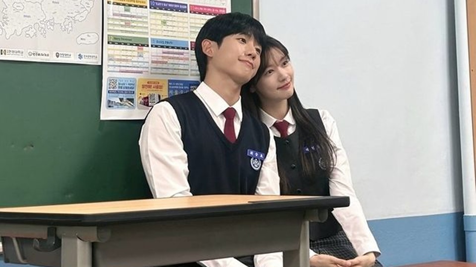 Jung Hae In & Jung So Min di Love Next Door [Instagram]