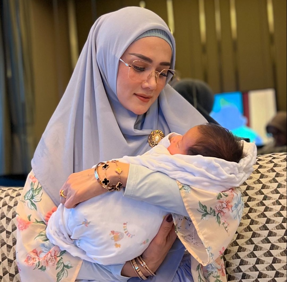 Mulan Jameela Pakai Perhiasan Ratusan Juta [Instagram]