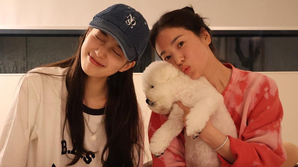 Kedekatan Song Hye Kyo dan Suzy [Instagram]