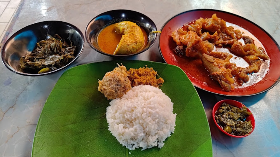 Dibao Untuang, Resto Padang yang Selalu Ramai di Jakarta Pusat