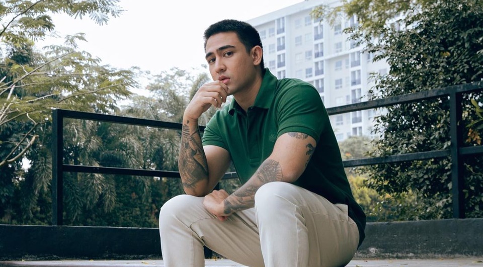 Axel Matthew Thomas [Instagram]