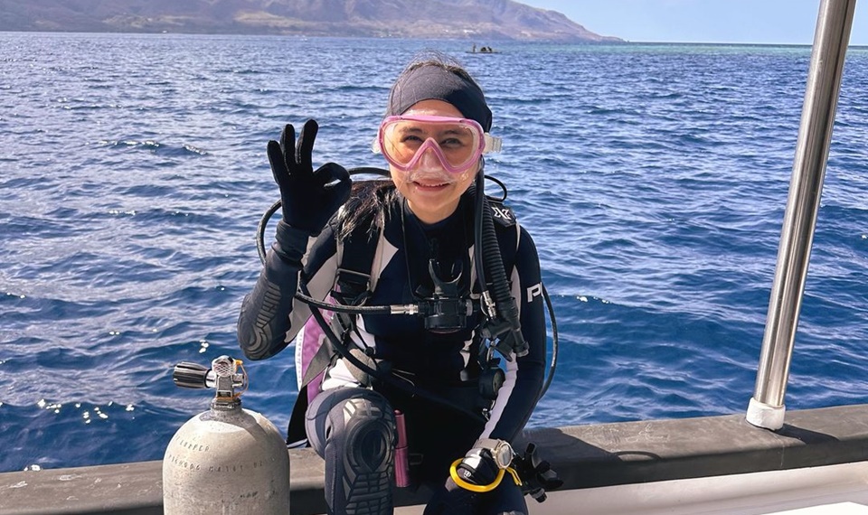 Prilly Latuconsina Hobi Diving [Instagram]