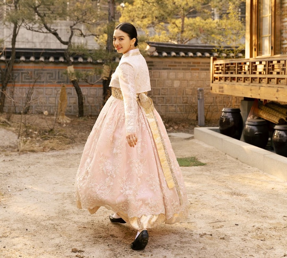 Raline Shah Pakai Hanbok Ikut Rayakan Chuseok [Instagram]