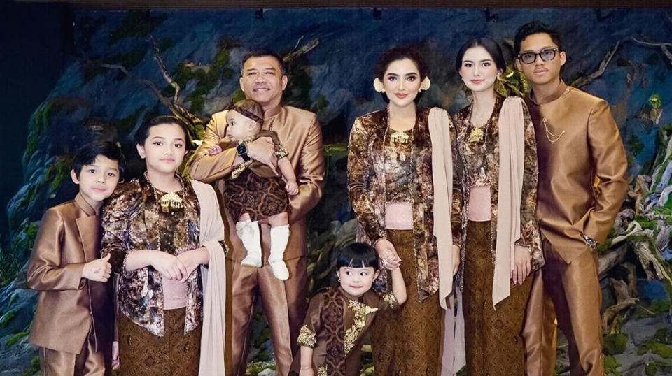 Kedekatan Sarah Menzel Dengan Anang-Ashanty [Instagram]
