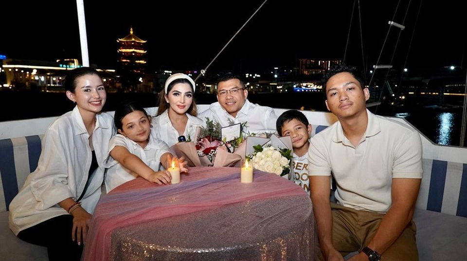 Kedekatan Sarah Menzel Dengan Anang-Ashanty [Instagram]