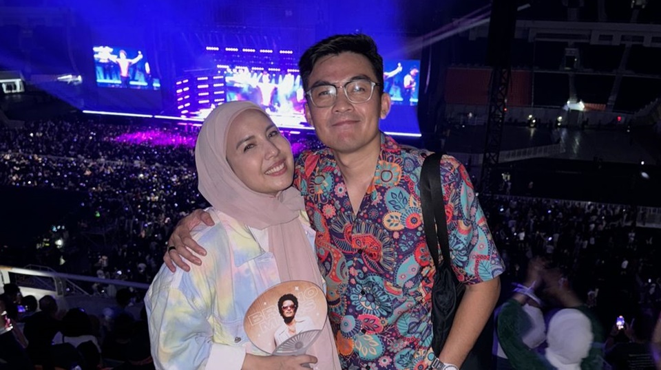 Tya Ariestya & Suami di Konser Bruno Mars [Instagram]