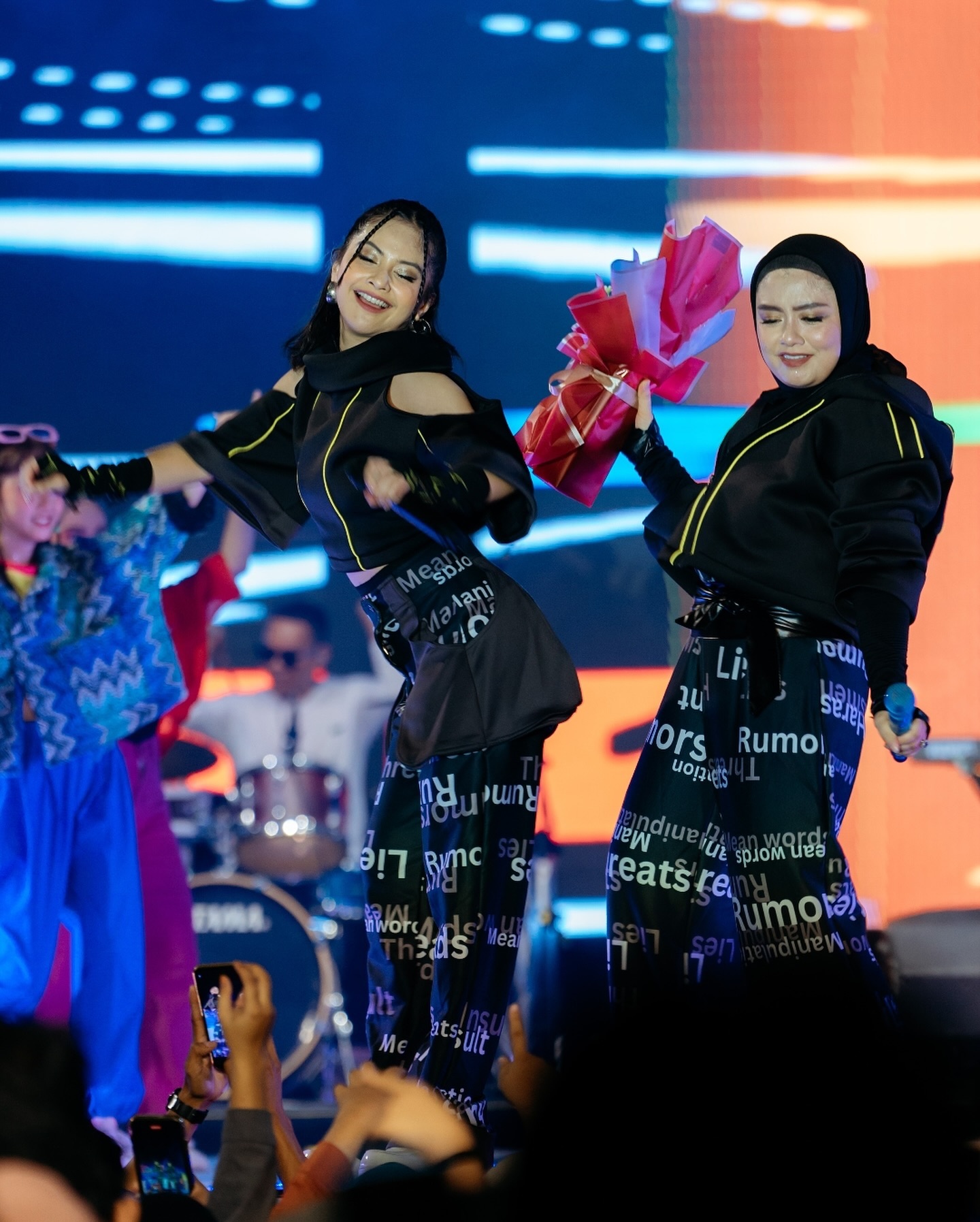 Tiwi T2 dan Tika 