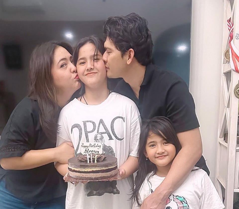 Surprise Ultah Putri Sulung Audy Item [Instagram]