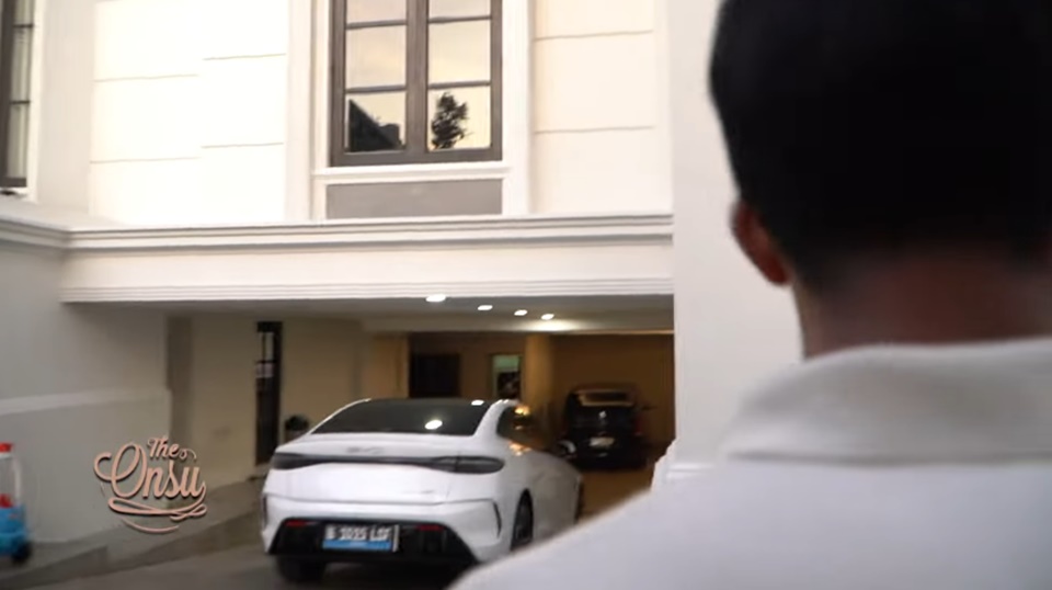 Ruben Onsu Belikan Mobil Impian untuk Betrand Peto [YouTube]