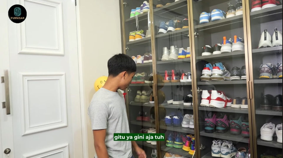 Koleksi Sepatu Betrand Peto [YouTube]