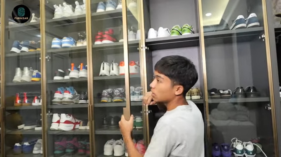Koleksi Sepatu Betrand Peto [YouTube]