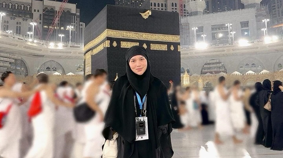 Davina Karamoy Umrah Bareng Paula Verhoeven [Instagram]
