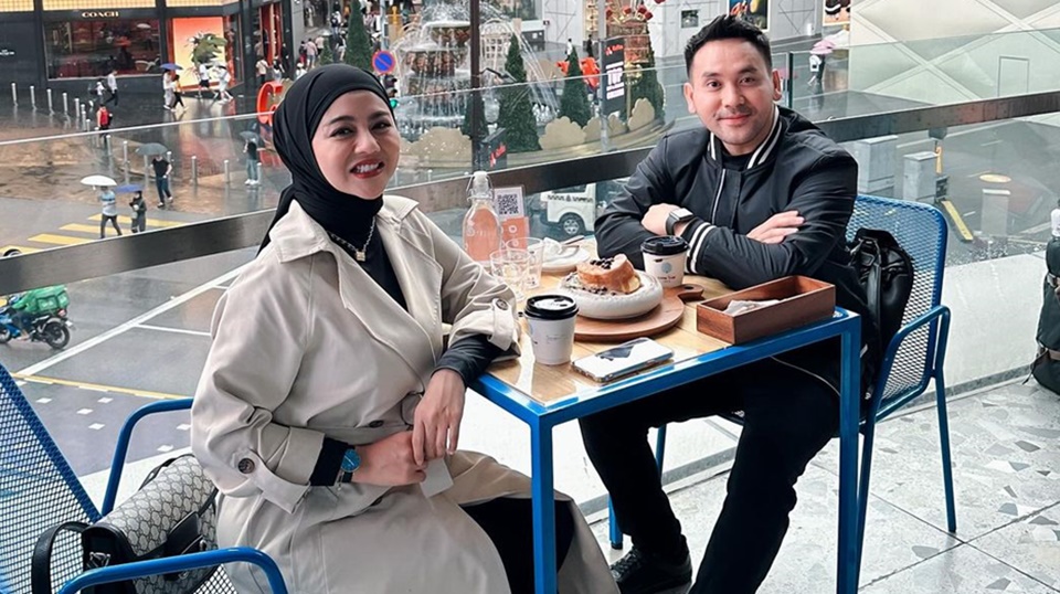Potret Kemesraan Jenita Janet dan Suami [Instagram]