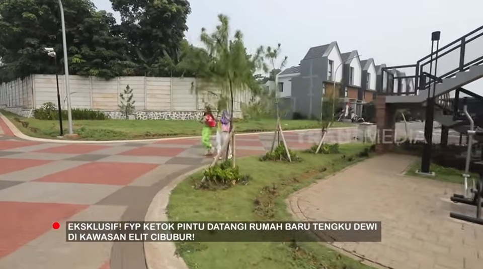 Rumah Baru Tengku Dewi Putri di Kawasan Elit Cibubur [YouTube]