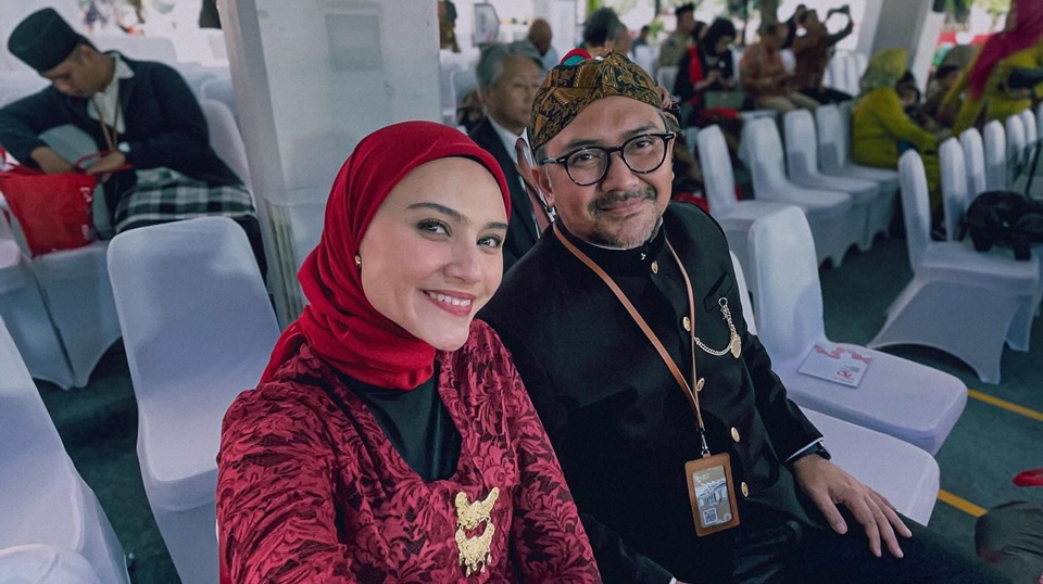 Zee Zee Shahab Dampingi Suami di Momen Pelantikan [Instagram]