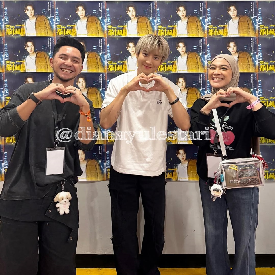 Dian Ayu dan Ananda Omesh Bertemu Chanyeol EXO [Instagram]
