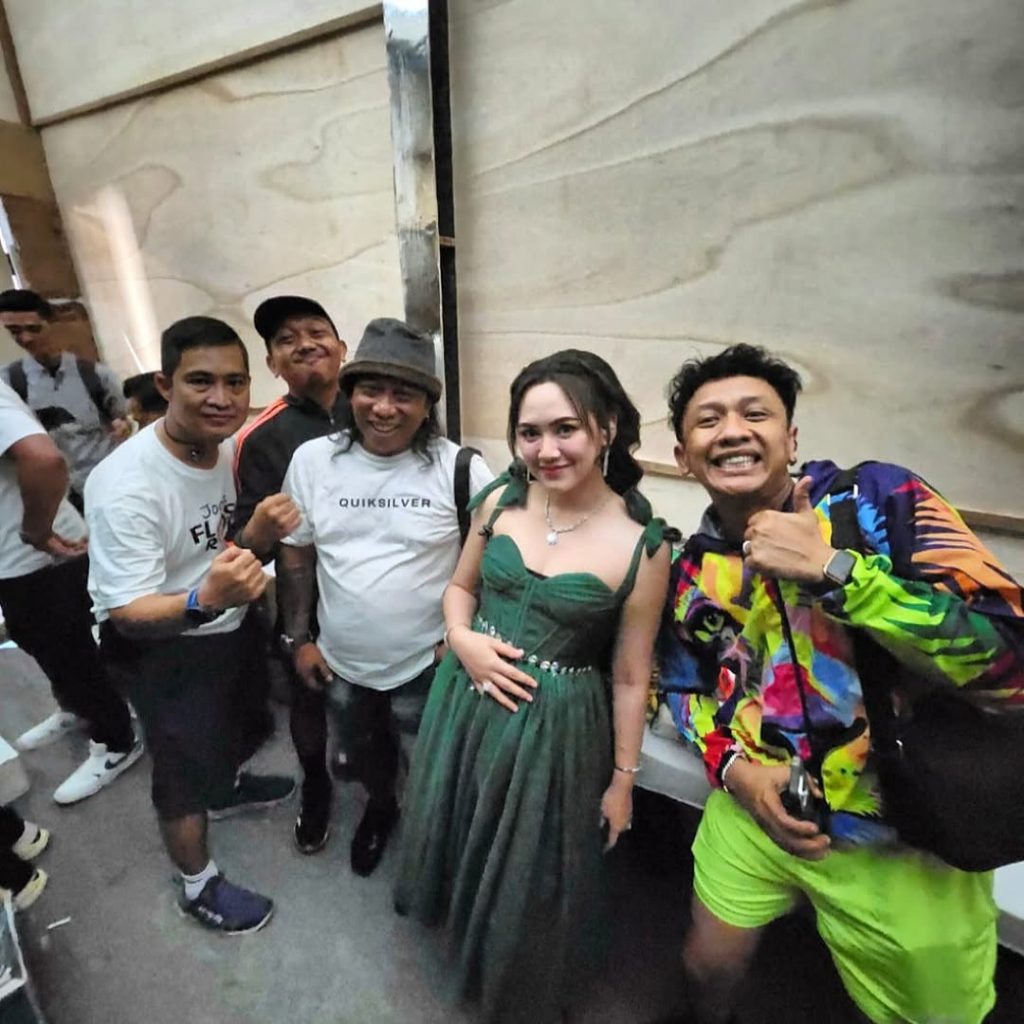 Erick Strada Happy Asmara dan tim