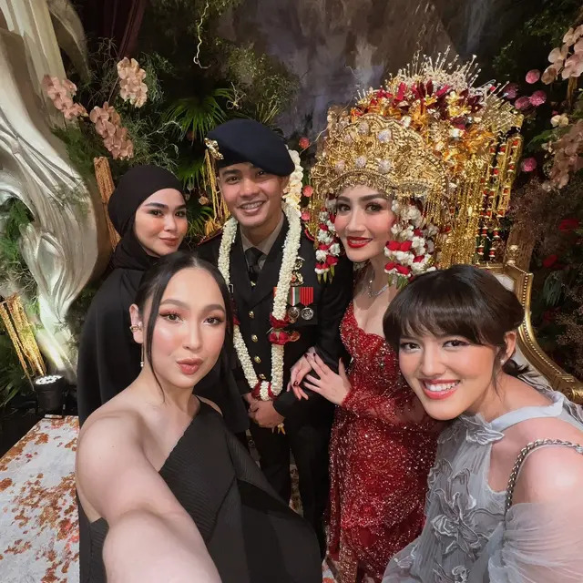 BLINK di Pernikahan Febby Rastanty